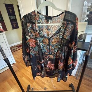 Really cute jeans by buffalo tunic top size L.